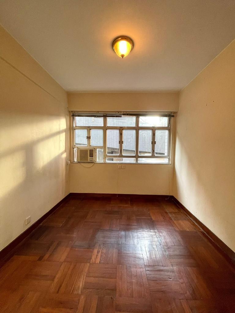 其中一個房間無甚景觀,但光猛開揚。