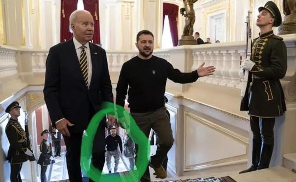 片段所見,澤連斯基身後有另一個「澤連斯基」,引發網民熱議。(互聯網)