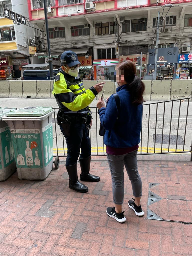 警方港島打擊亂過馬路發88張傳票5警告