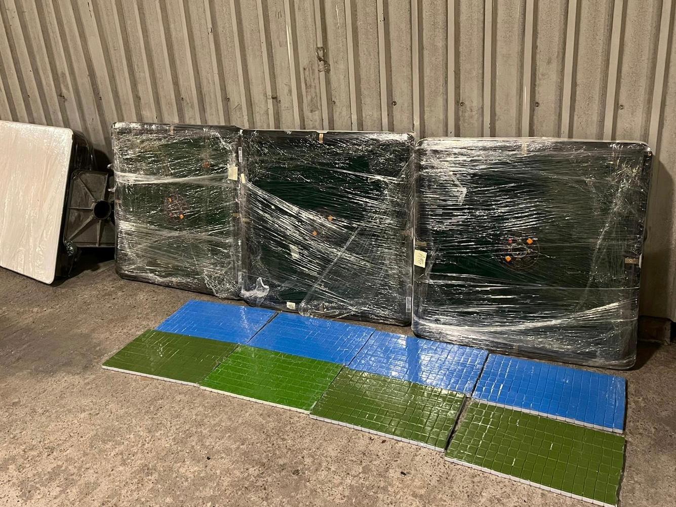 警打擊三合會收入來源拘234人 搗多個非法賭檔私煙倉及賣淫場所