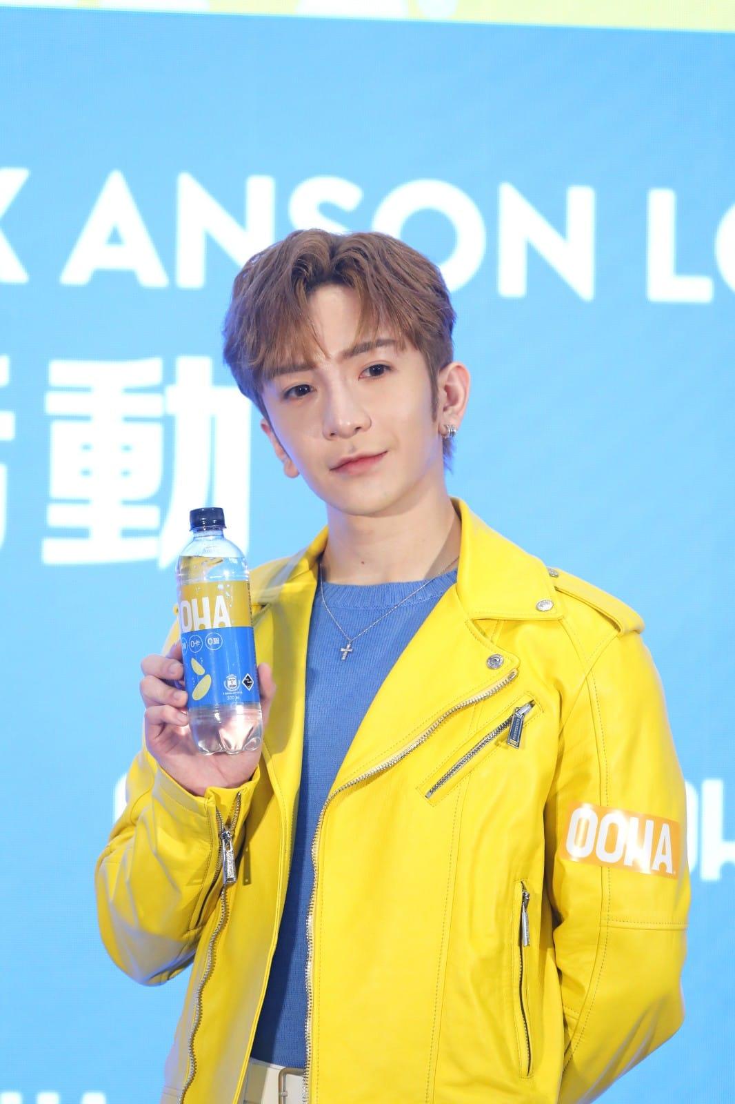 盧瀚霆現身太古城,為其代言飲品OOHA出席一周年活動。 (林俊源攝)