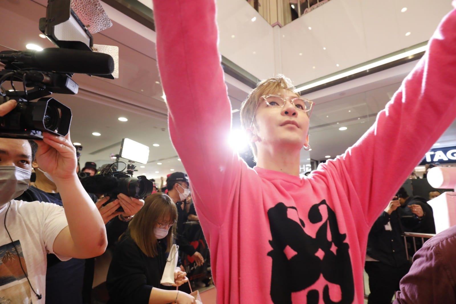 Anson Lo情人節現身尖沙咀,宣傳剛面世的個人品牌ALLOVER。(林俊源攝)