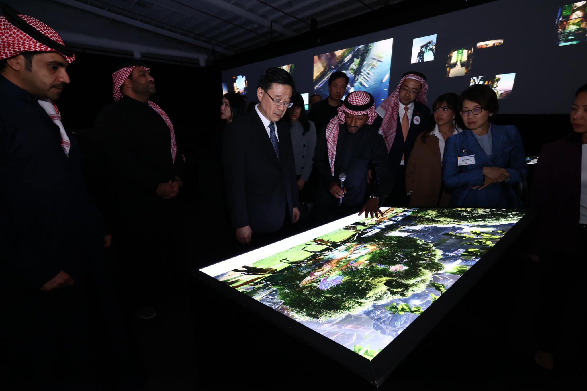 沙特訪問團,李家超力邀沙特阿美到港上市。(李家超FB)