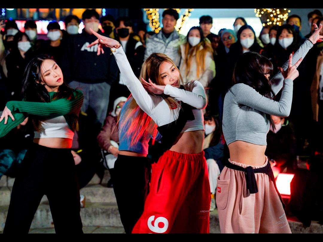 Day和Candy在韓國弘大跳舞,被網民捕獲。(ig@yspd.art)