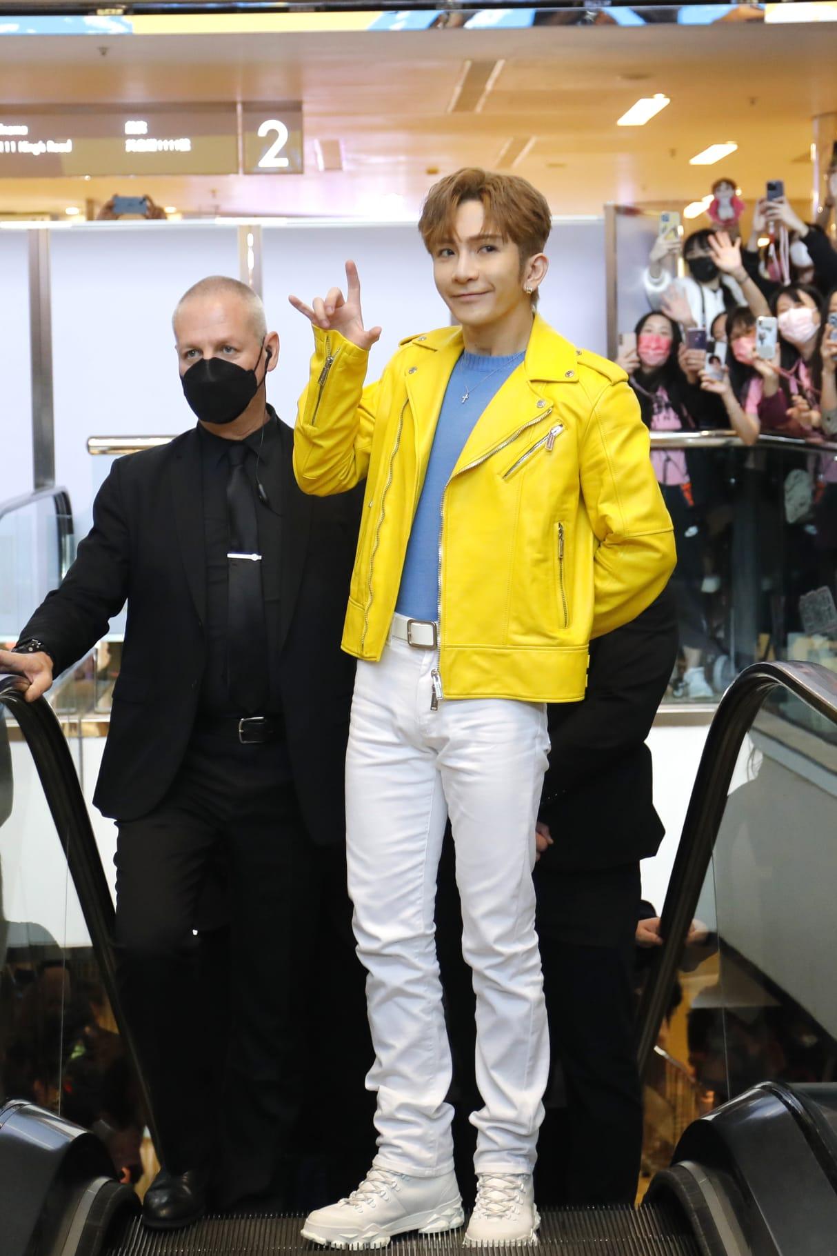 盧瀚霆現身太古城,為其代言飲品OOHA出席一周年活動。 (林俊源攝)