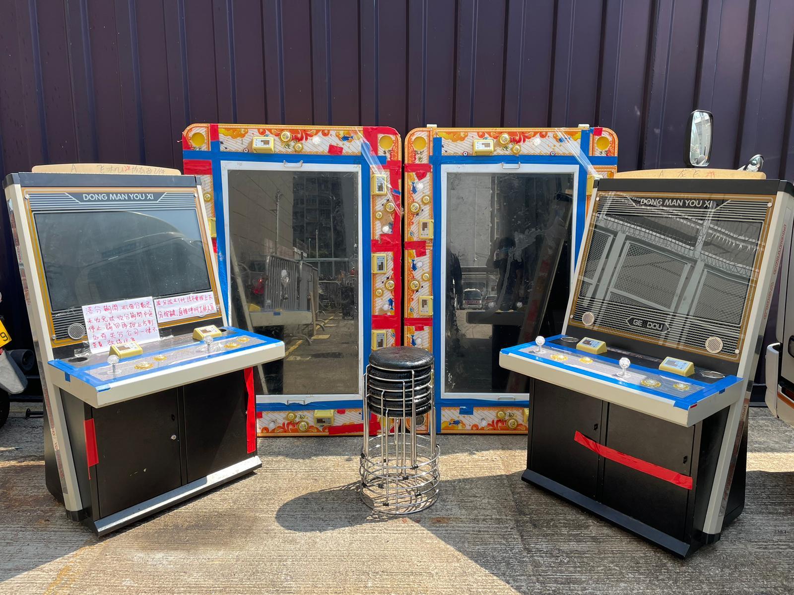 警打擊三合會收入來源拘234人 搗多個非法賭檔私煙倉及賣淫場所