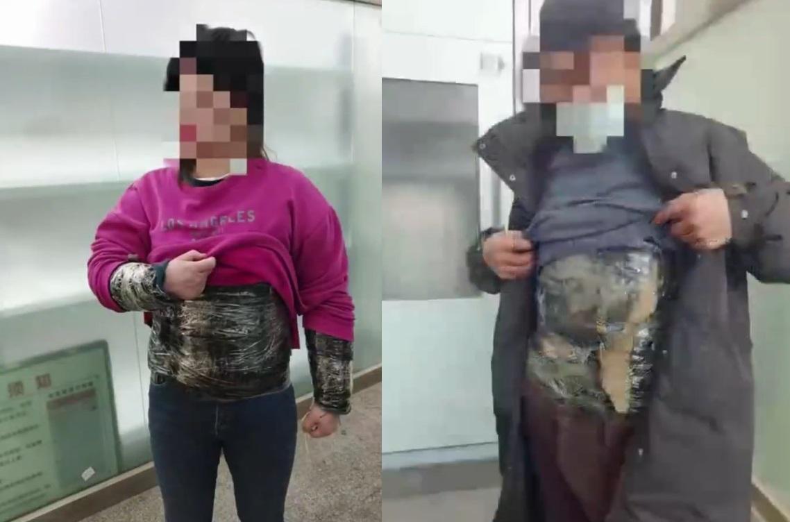 水貨客將牛肚綁在身上。(互聯網)