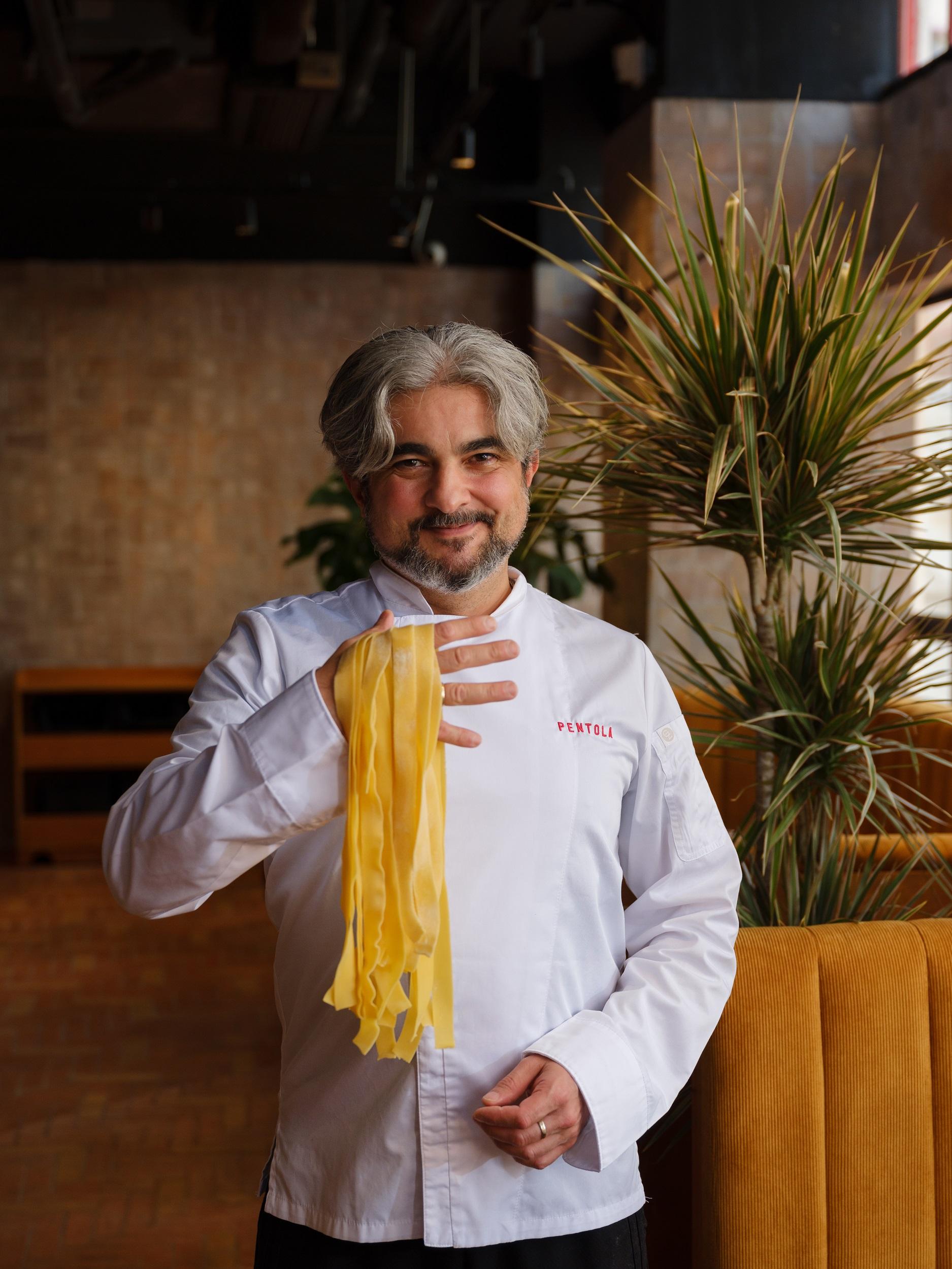 去「學校」搵食 手工意粉 秘製青口