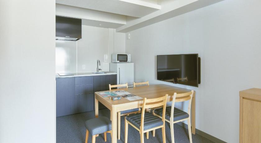 幾乎全部客房都設有飯廳、廚房。