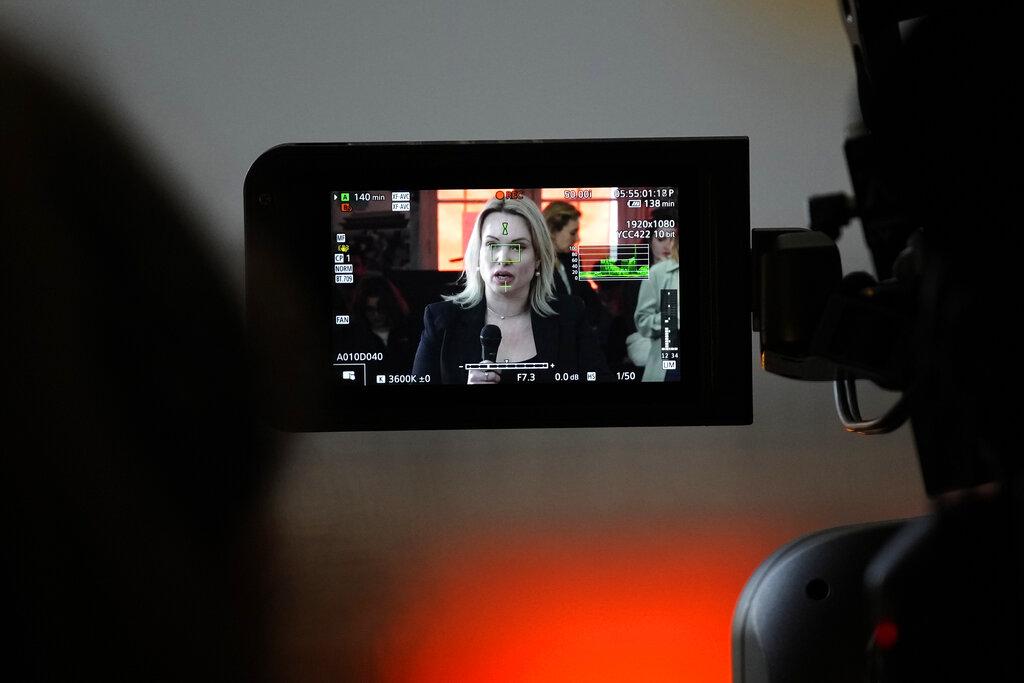 奧夫相尼科娃在法國講述逃亡經過。(美聯社)