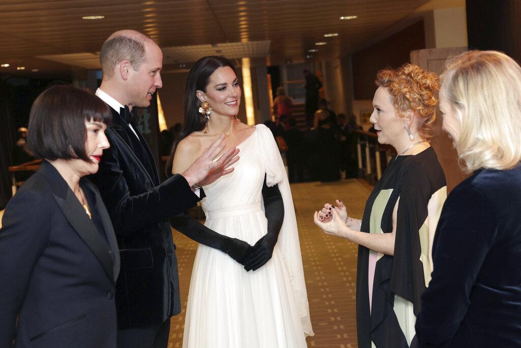 英國王室|凱特罕見當眾輕拍威廉屁股 網民融化了︰係愛呀!(有片)