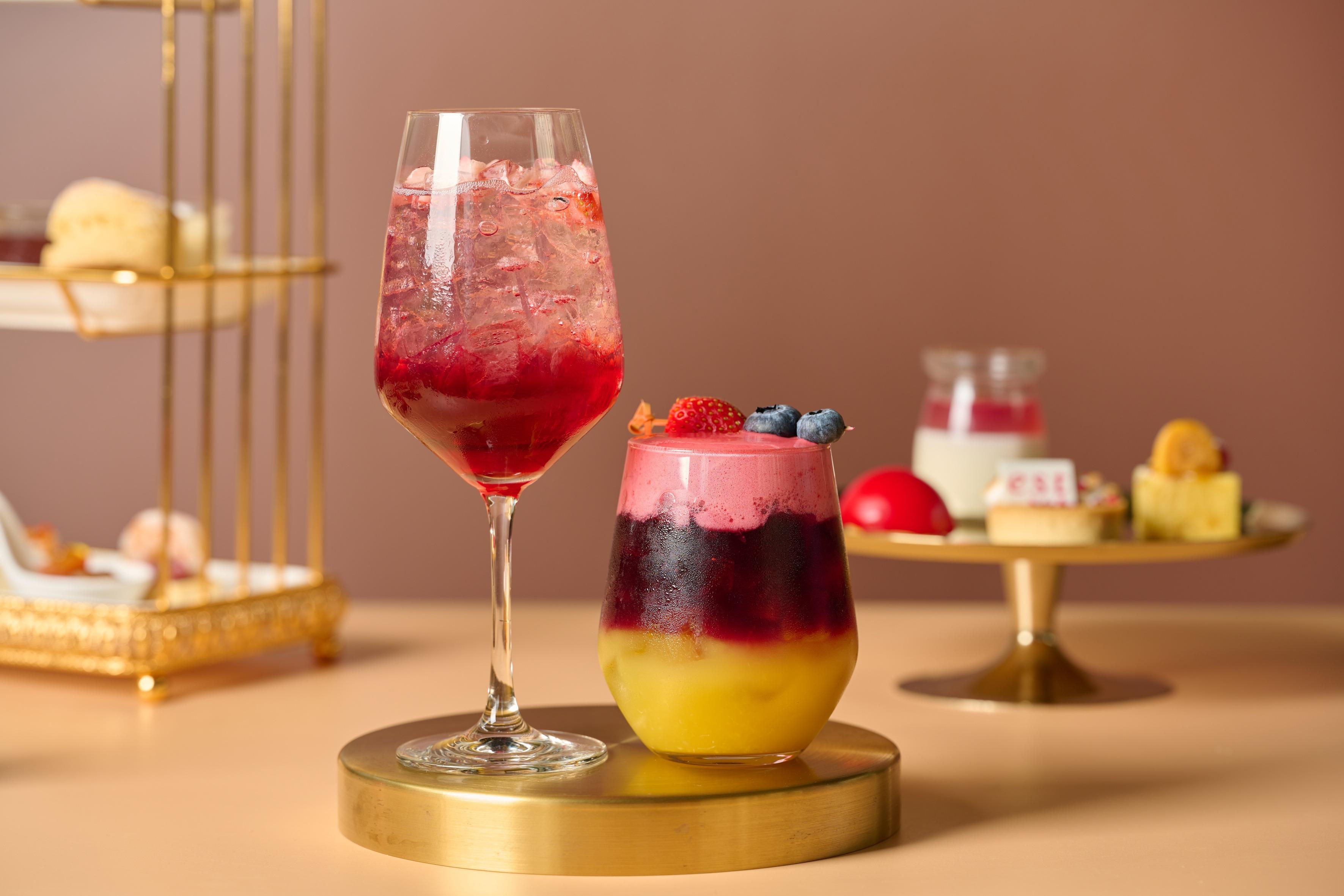 AMMO特別為「循環之美下午茶」調製出香甜繽紛的「Popping Red」紅酒雞尾酒及「Wildberry Punch」無精雞尾酒。