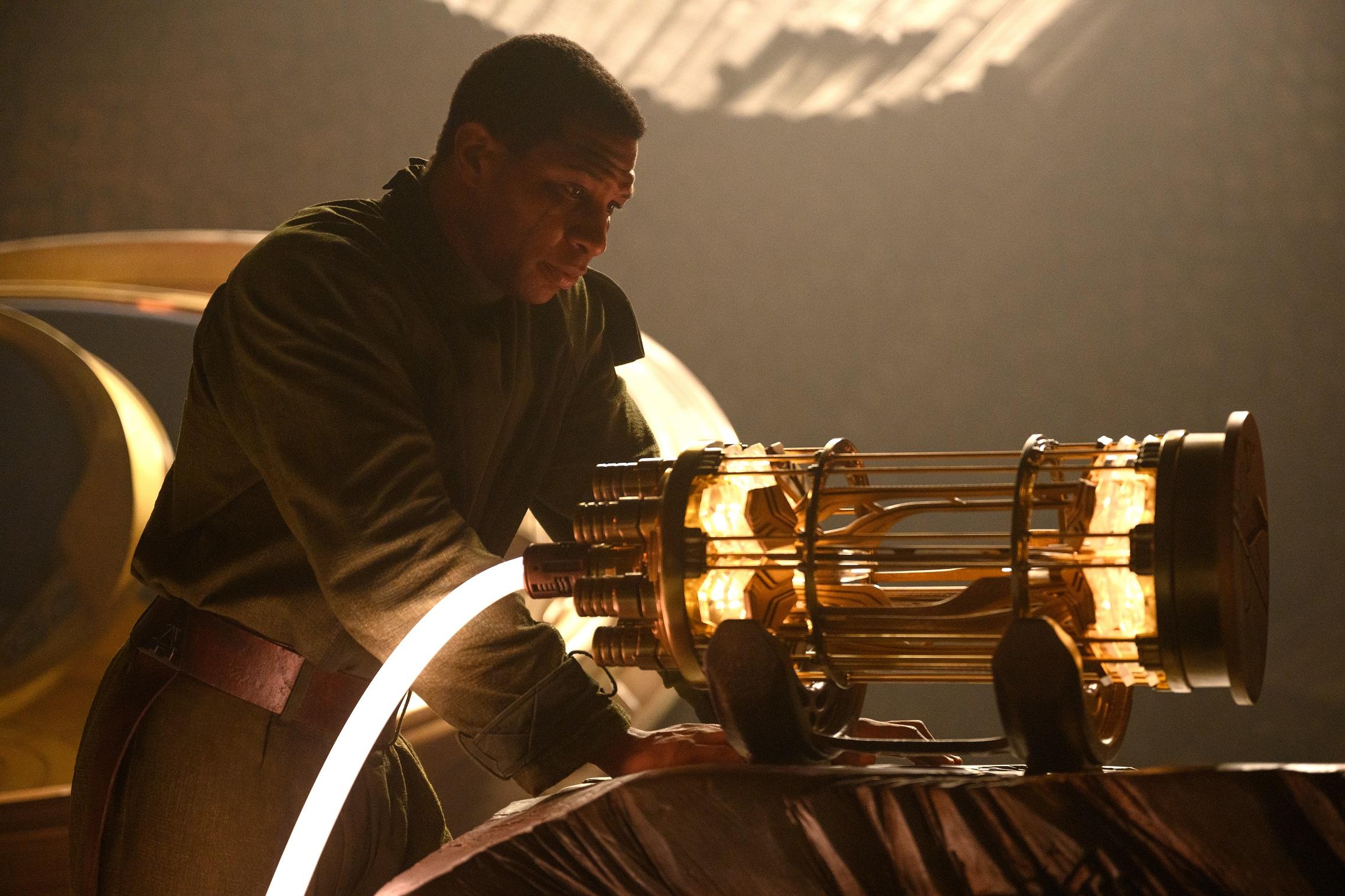 Jonathan Majors擁有穿越時空和改寫現實的能力。(《蟻俠3》劇照)