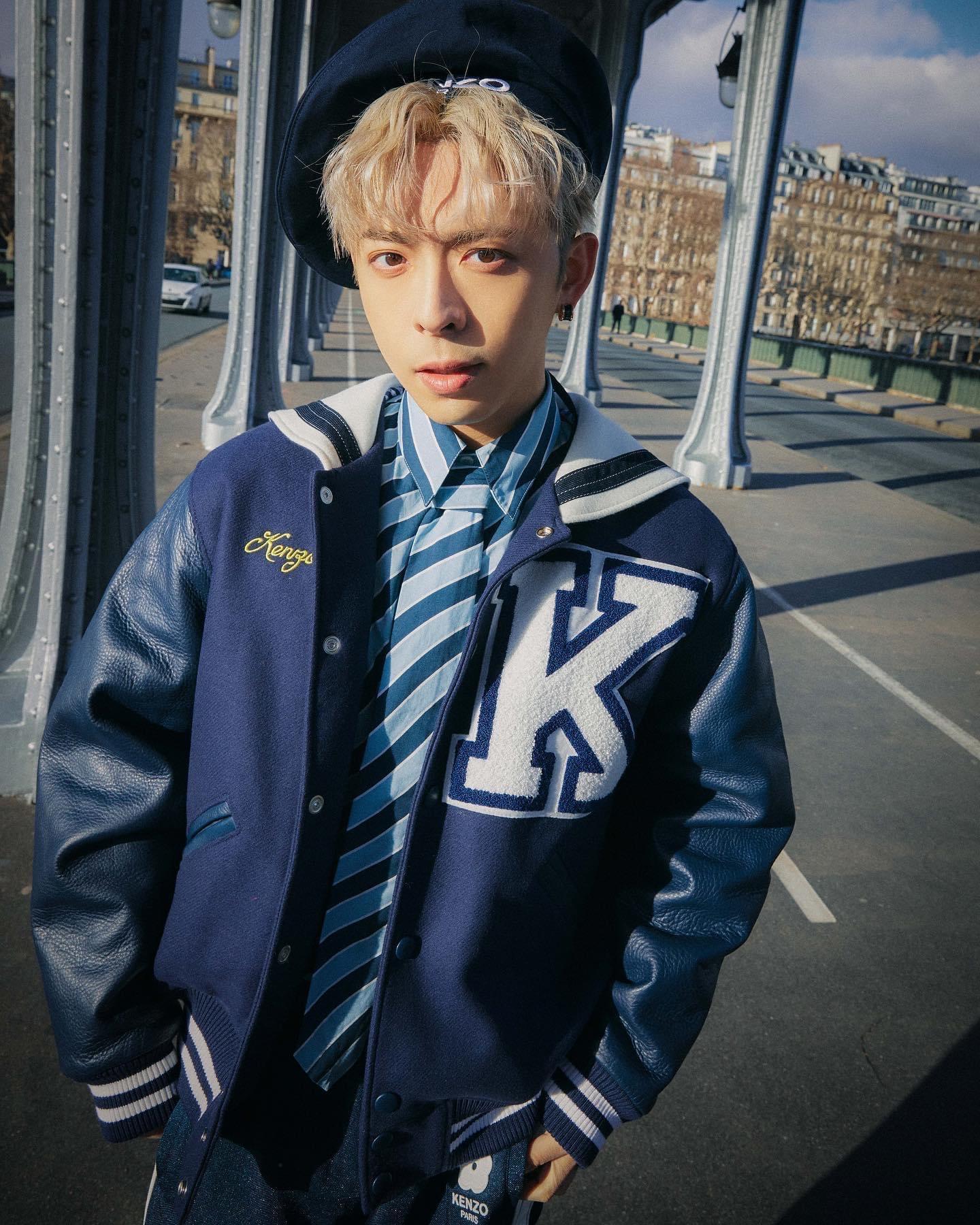 Edan在巴黎街頭拍攝水手look靚相。