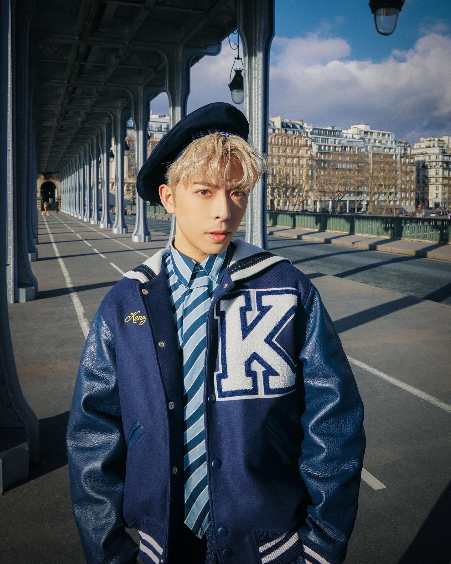 Edan在巴黎街頭拍攝水手look靚相。