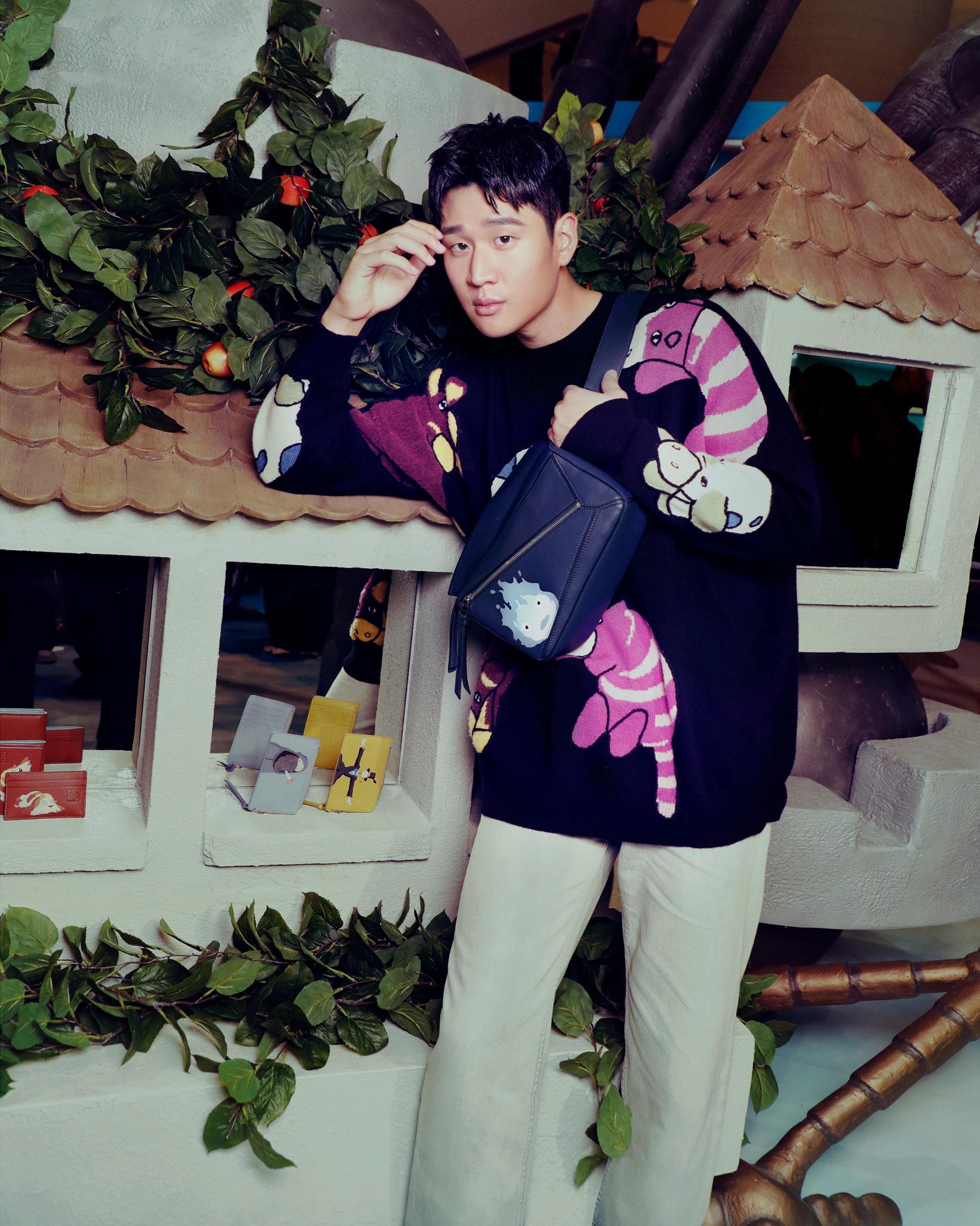周興哲出席LOEWE x《哈爾移動城堡》期間限定店開幕。
