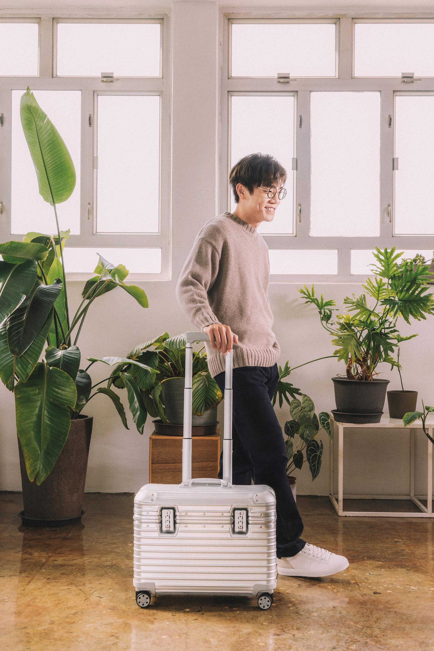 林家謙為RIMOWA拍攝企劃影片。