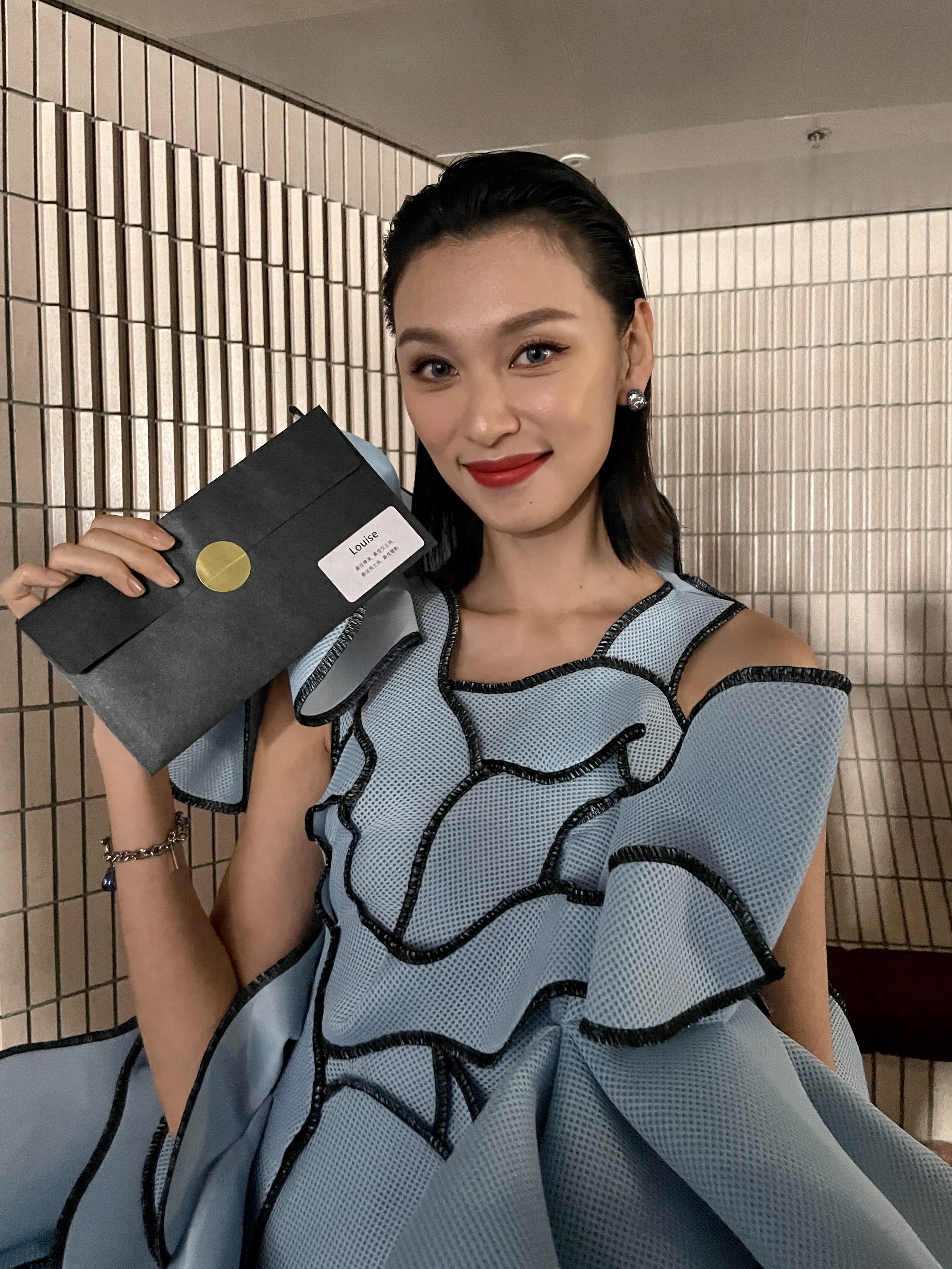 王丹妮去年憑《梅艷芳》榮獲第40屆香港電影金像奬最佳新演員。