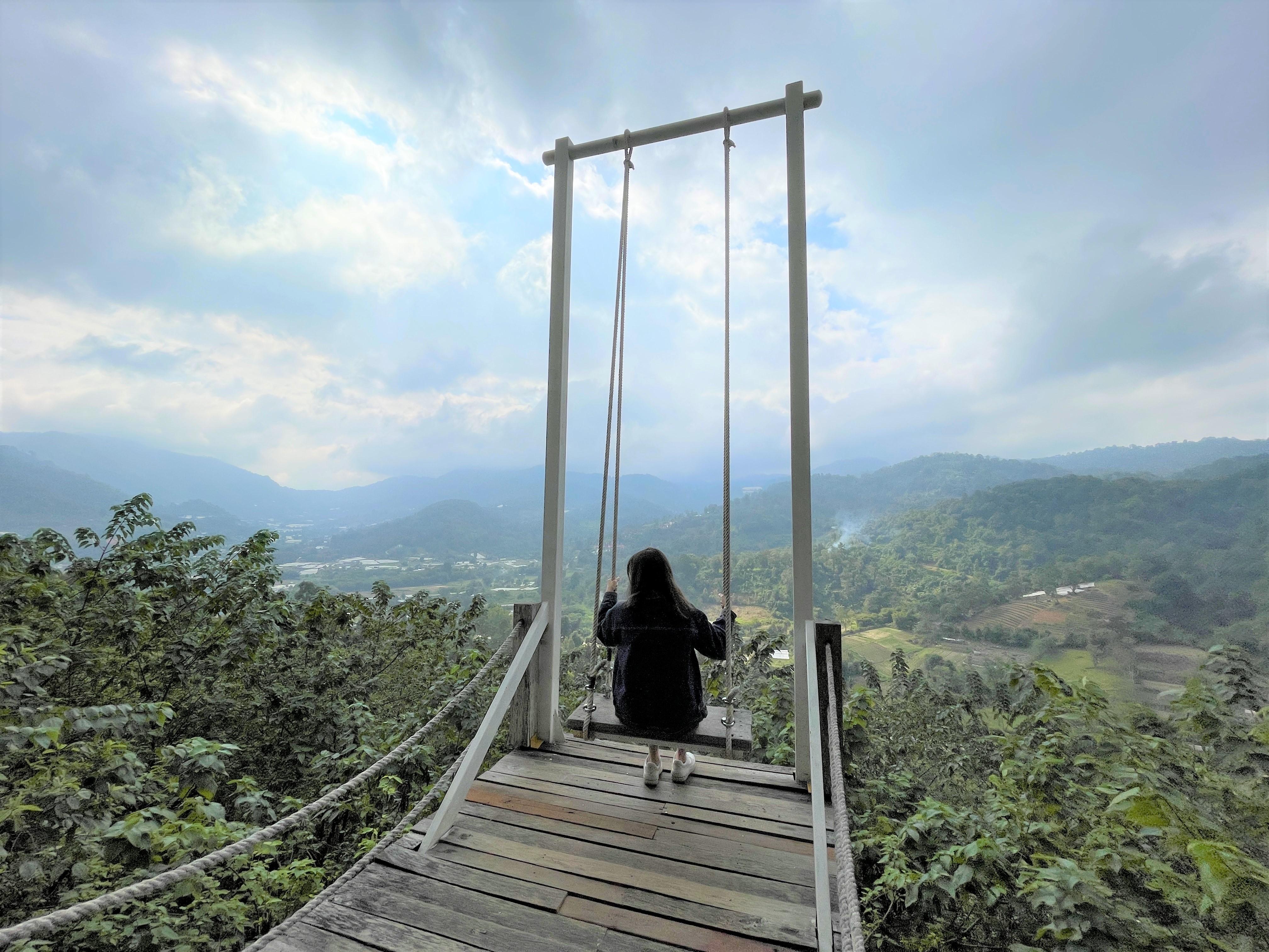 必到木製韆鞦影相打卡!(劉韻瑩攝)