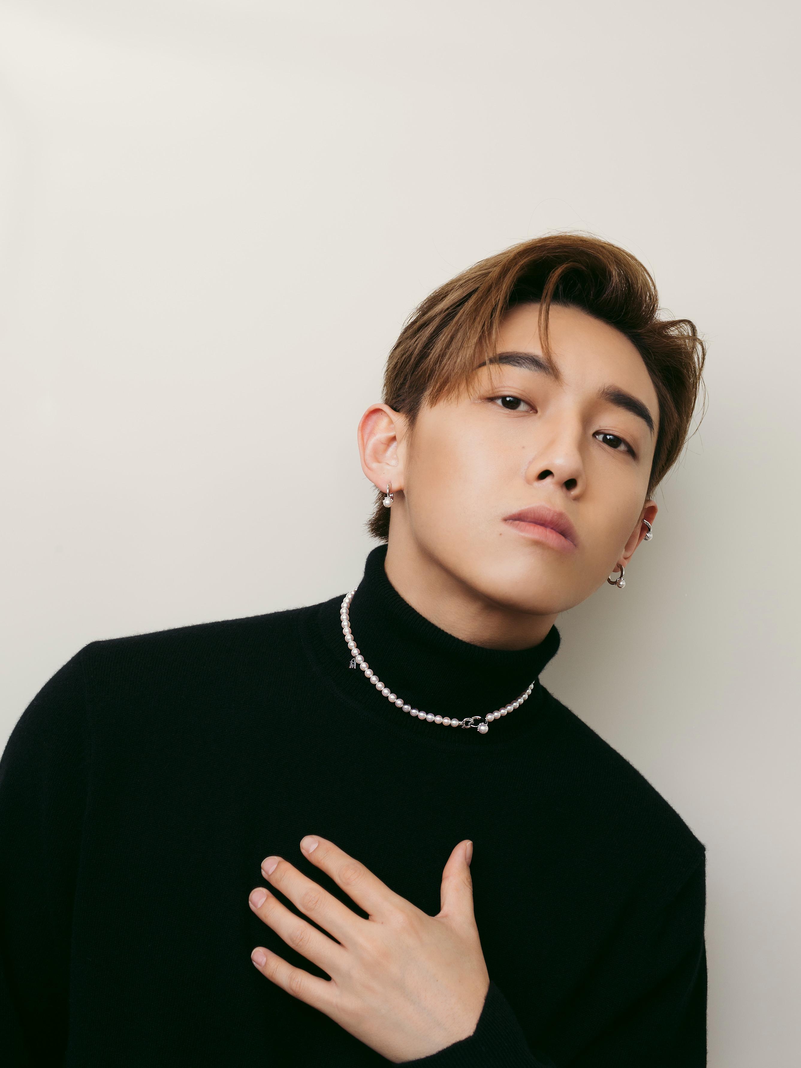 情人節禮物推介2023|Ring Charm Collection 18K白金頂鏈 $18,800、 Ring Charm Collection 18K白金耳環 $10,800、 Ring Charm Collection 純銀耳骨夾 $1,920