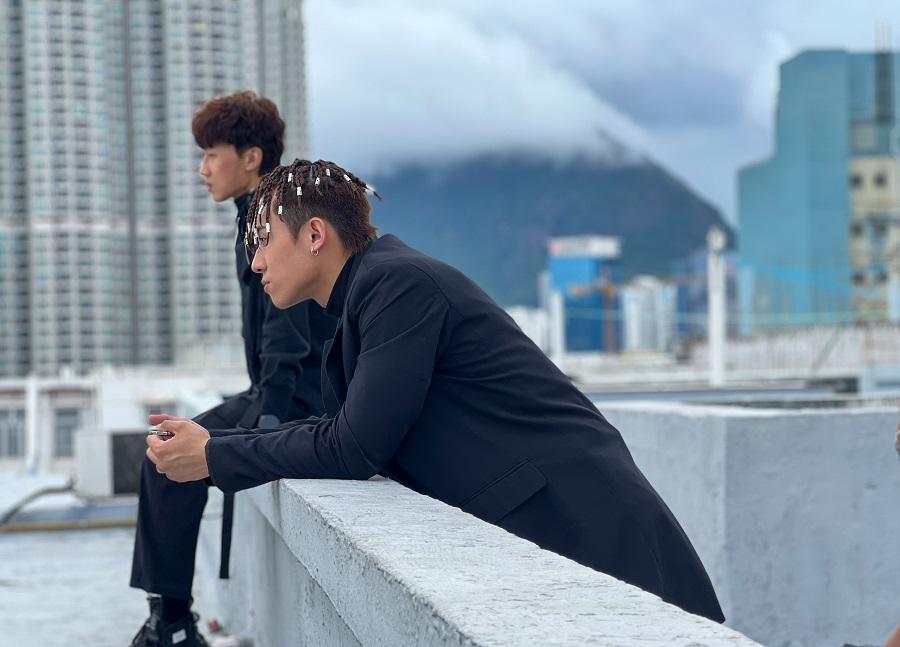 ANSONBEAN與陳湛文在天台的交台,令人忍俊不禁。(《殺手廢J》劇照)