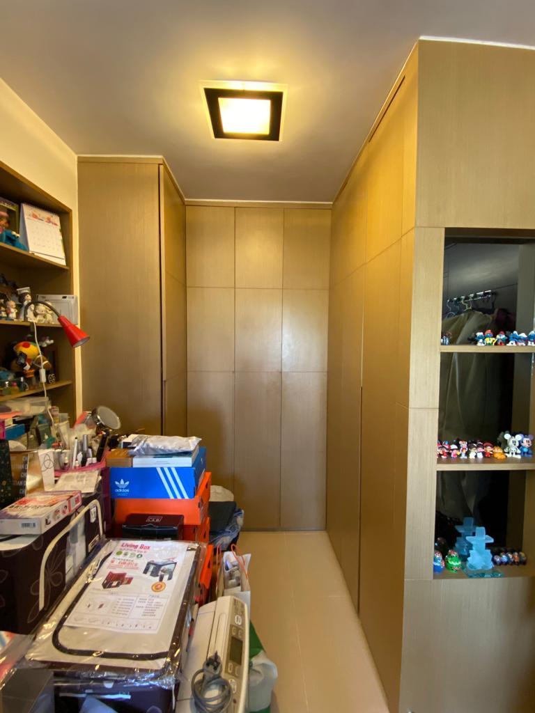 全屋有不少訂製的儲物組合櫃。(代理提供)