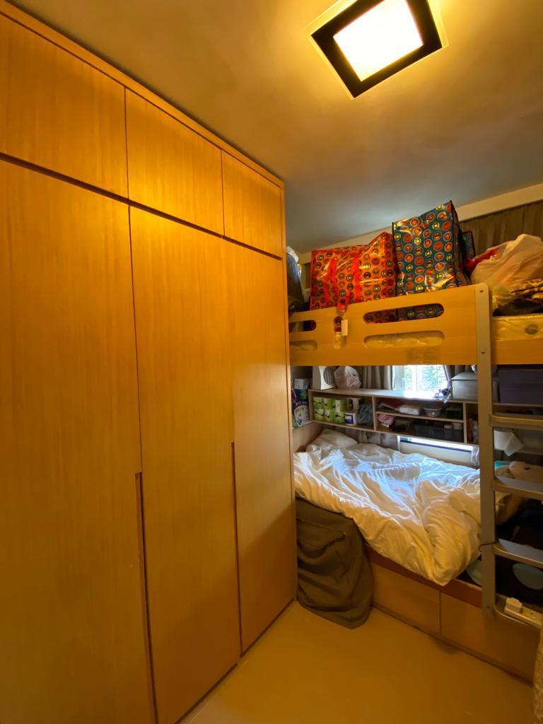 睡房亦設有大衣櫃,收納空間非常多。(代理提供)