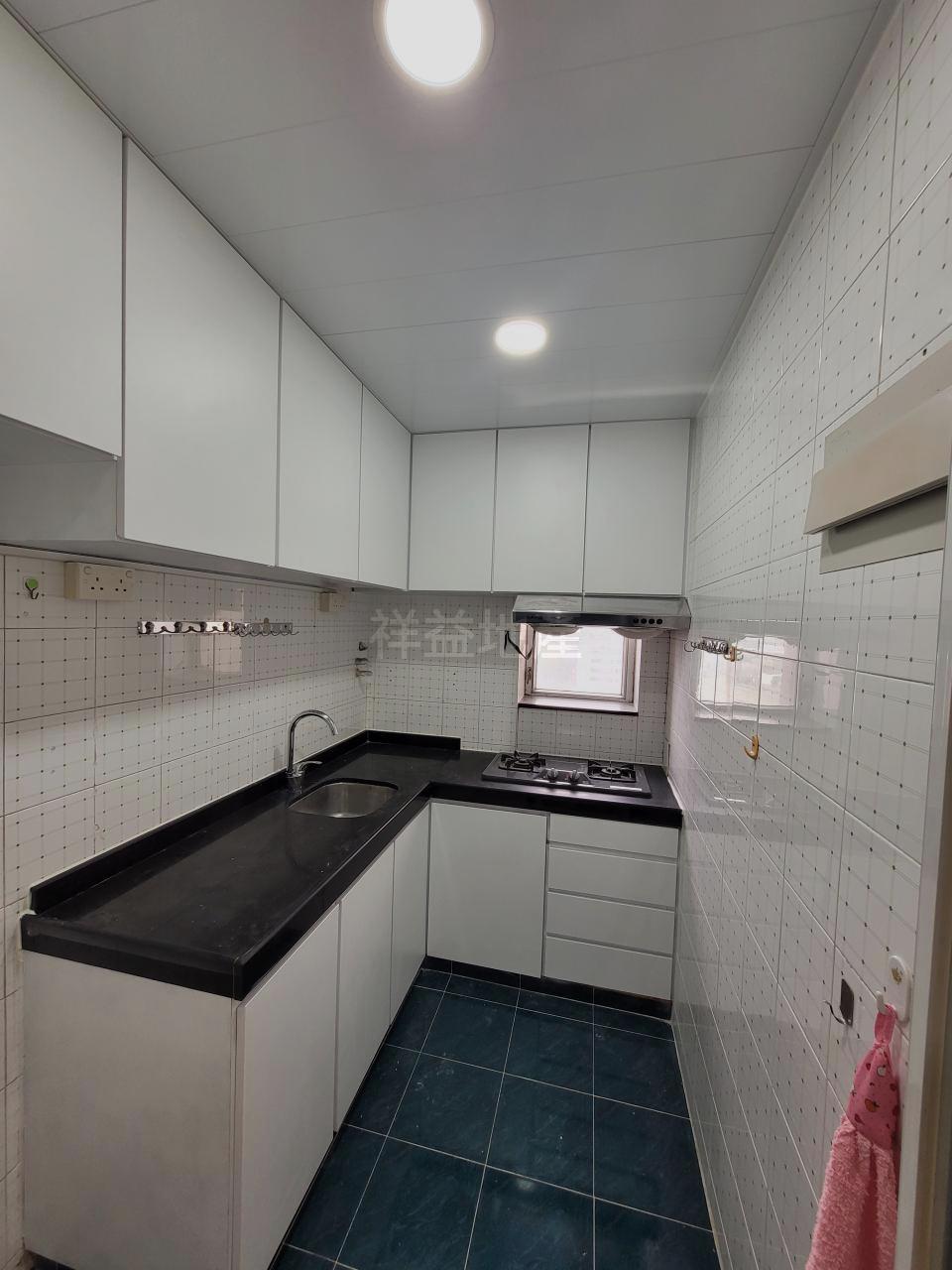 廚房配套新淨實用。(代理提供)