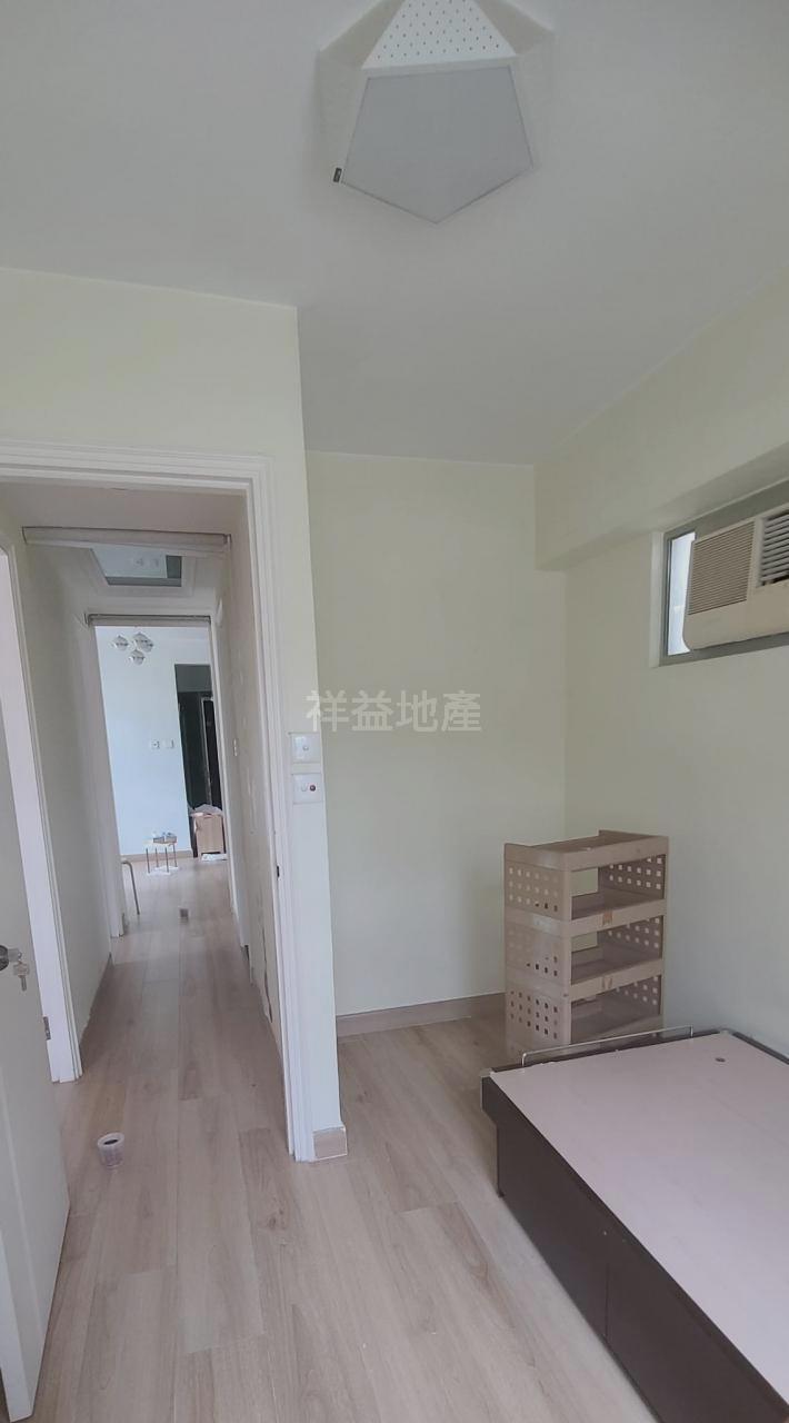 房間間隔闊落。(代理提供)