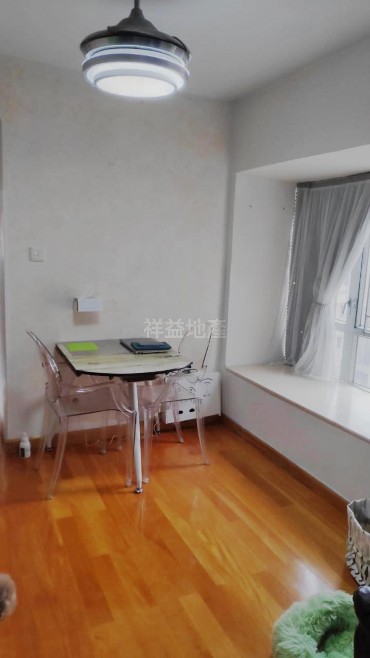 單位裝修新淨企理,是吸引白居二買家入市的原因之一。(代理提供)