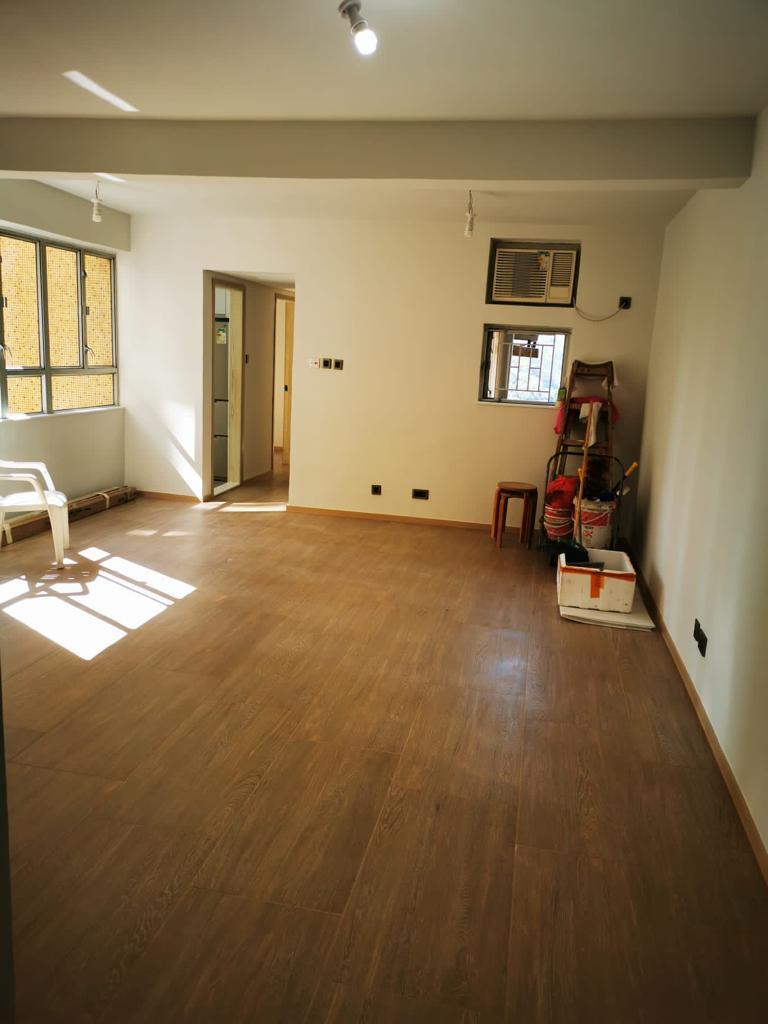 單位為兩房大廳開則,大廳間隔頗寬敞。(代理提供)