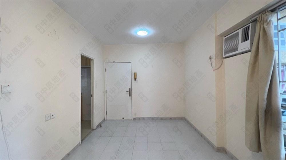 大廳呈長方形,間隔頗為實用。(代理提供)