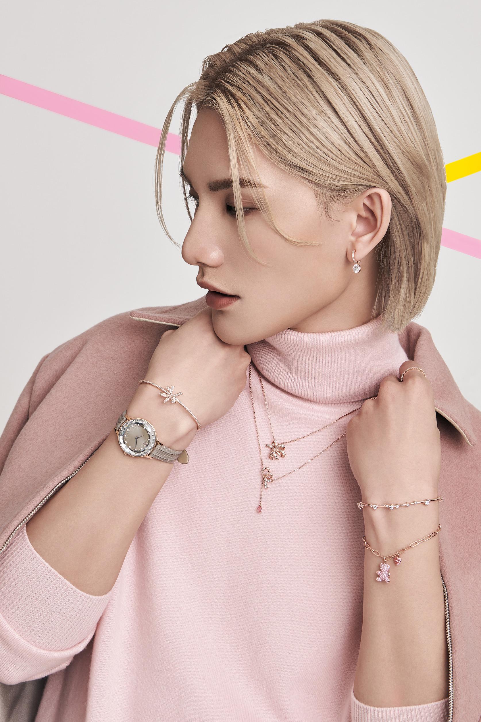 情人節禮物推介2023|SWAROVSKI今年邀請Jeremy演繹多款情人節首飾。