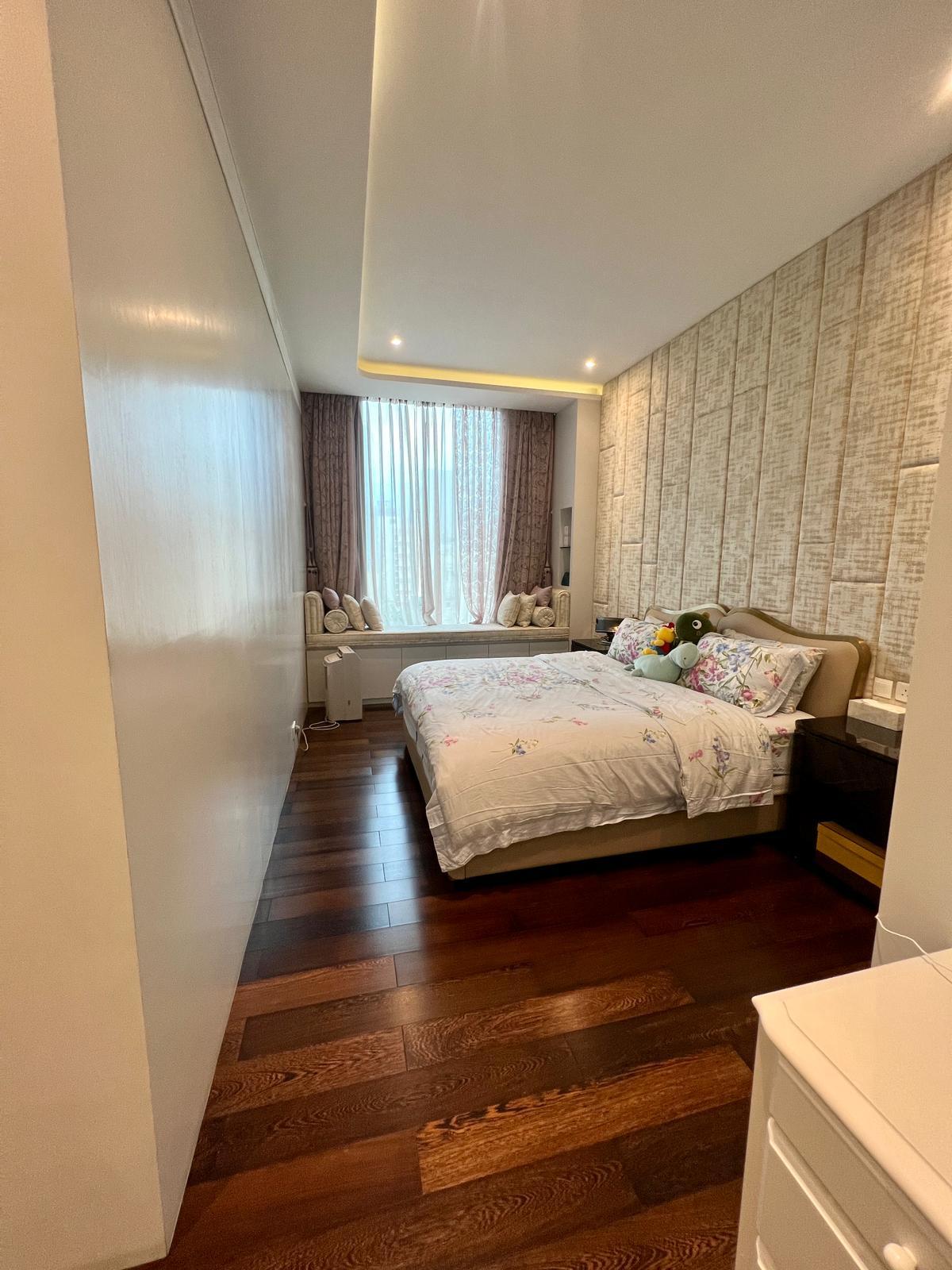 長方形開則的主人套房,可三邊下床。