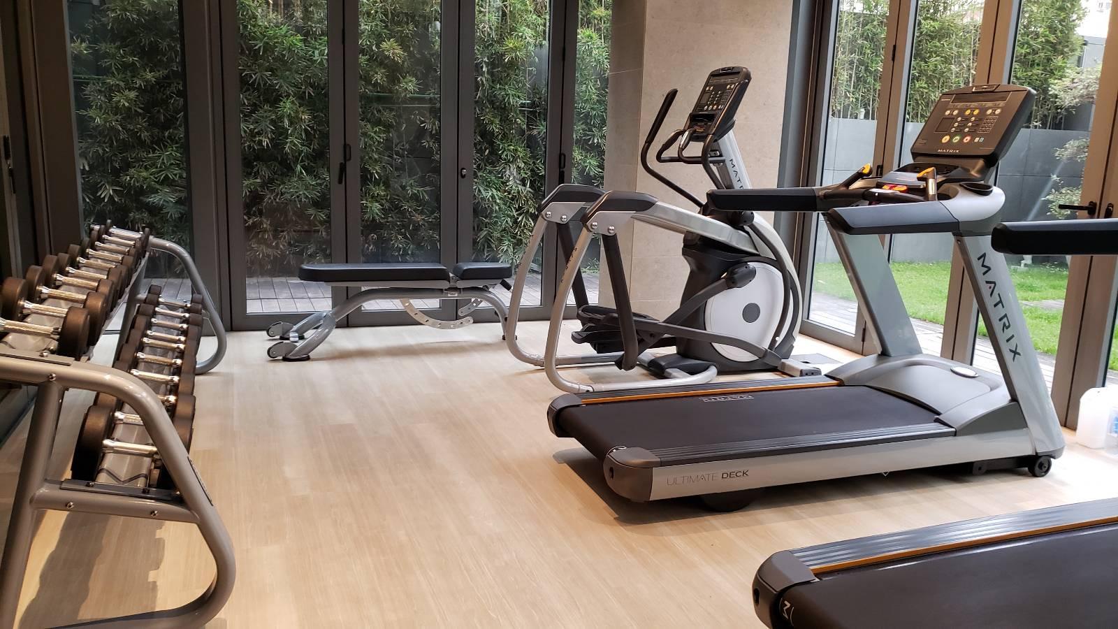 雖然The Grampian是單幢物業,但亦設有會所,面積不大、約有5,000方呎,提供泳池、健身室、會客室和露天花園等設備。