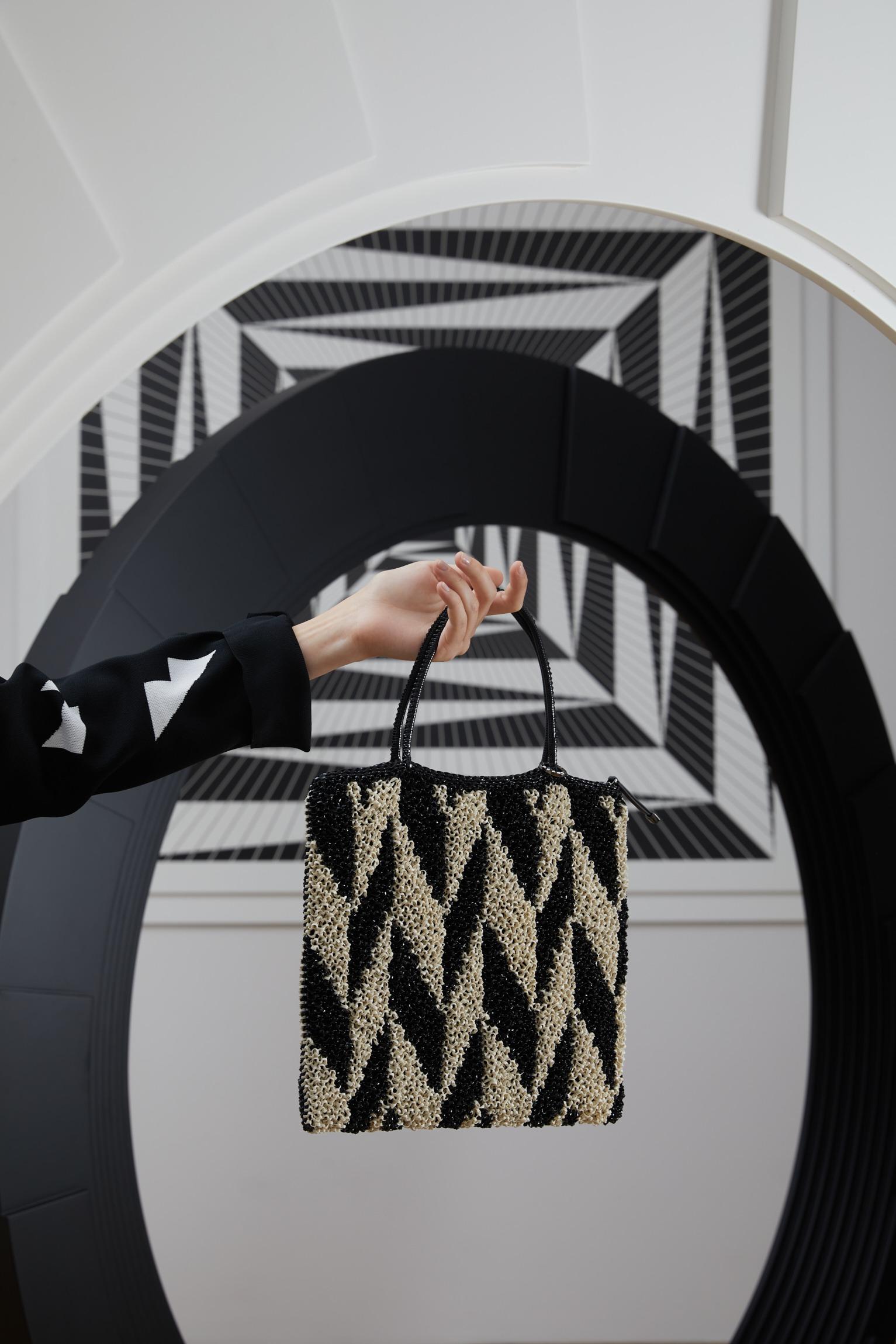 ANTEPRIMA跨界聯乘意大利建築師Marcello Morandini。