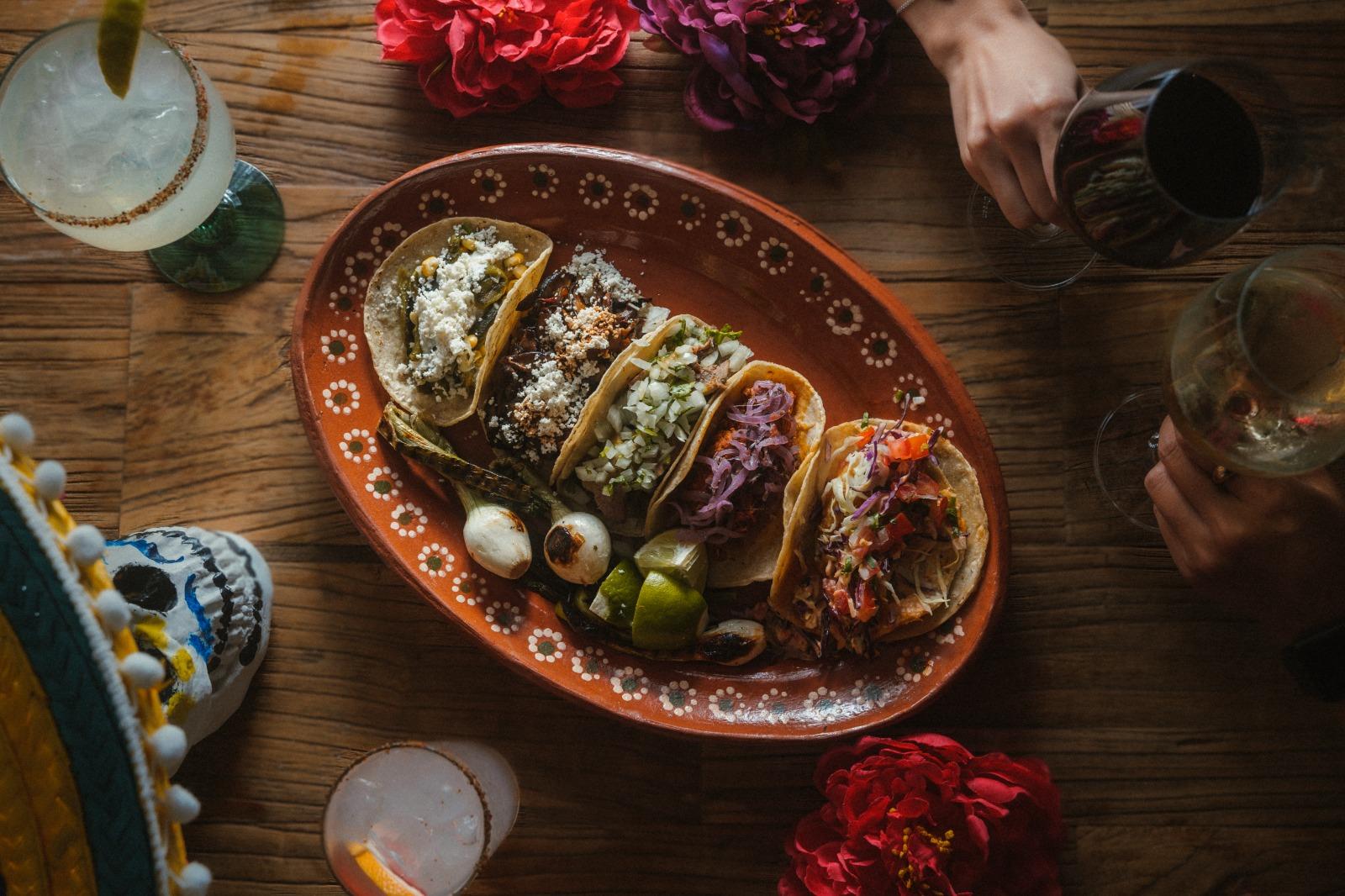 墨西哥餐廳Te Quiero Mucho於情人節推出無限暢飲晚餐,讓單身人士 能盡情狂歡。