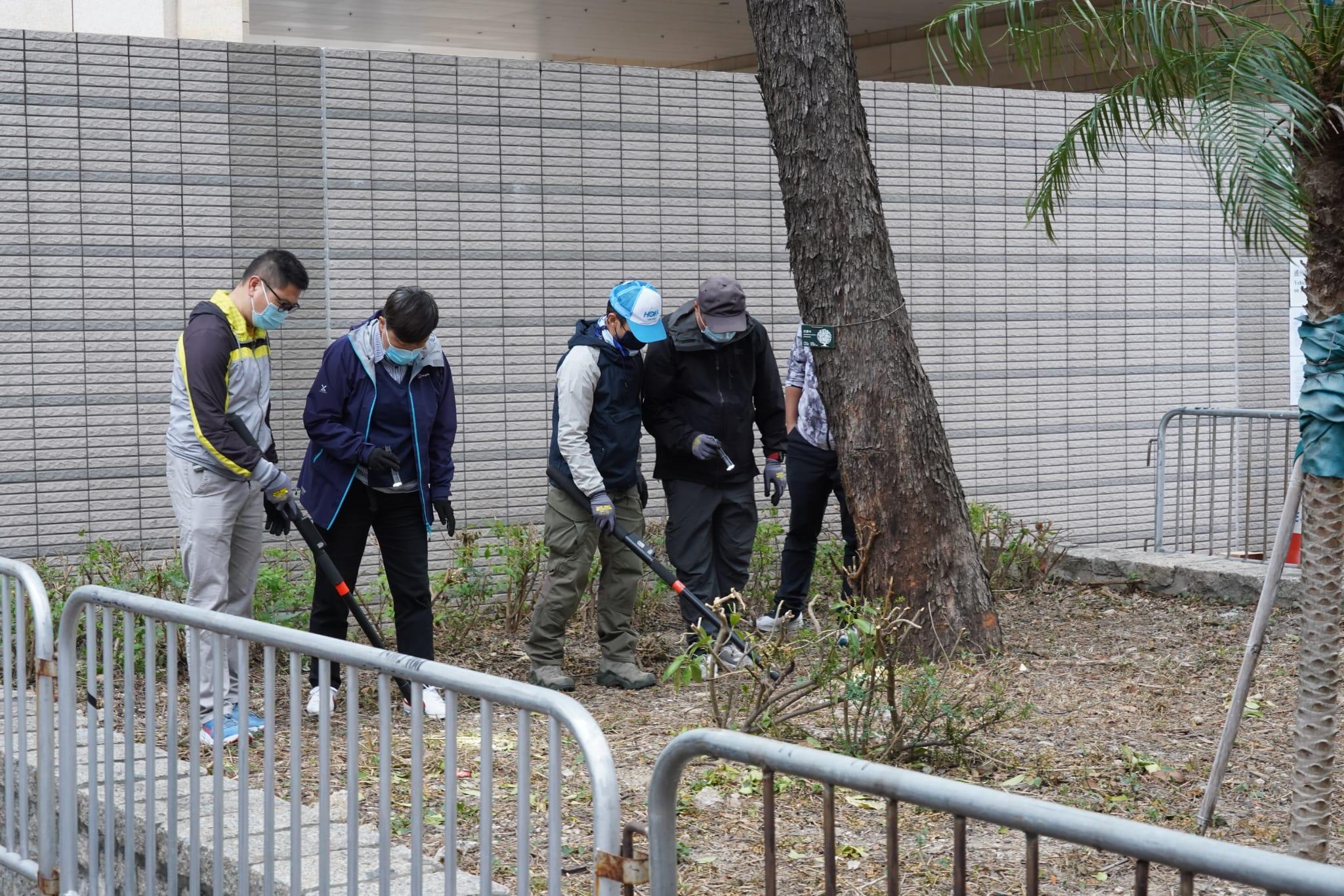 47人初選案|西九龍法院大樓玻璃幕牆損毀 消息指現場發現鋼珠 (持續更新)