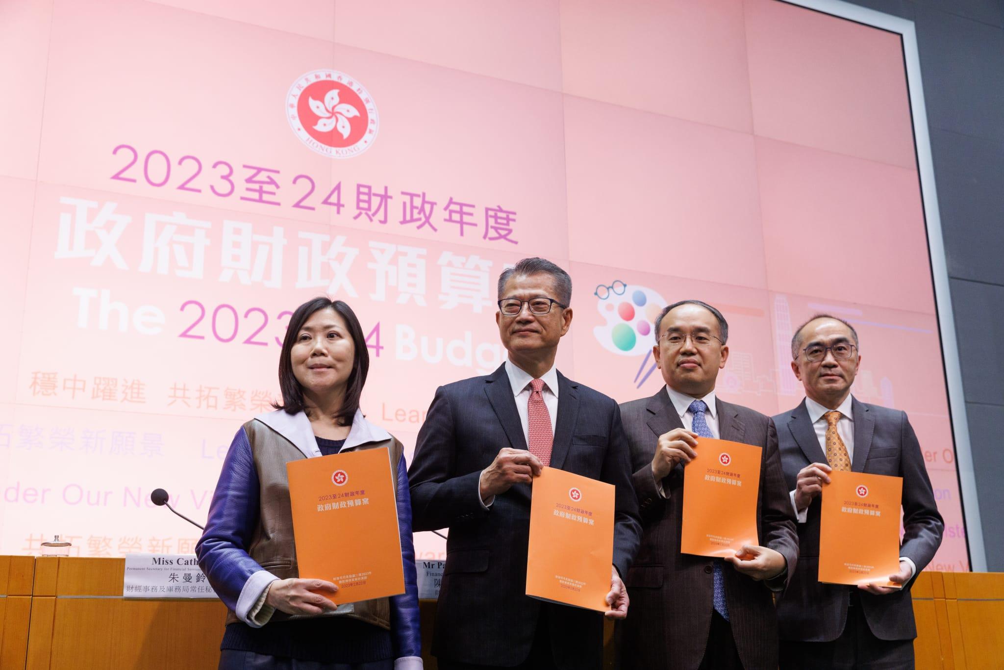 財政預算案2023|被問消費券為何比去年減半 陳茂波:考慮到經濟正復蘇 (蘇文傑攝)