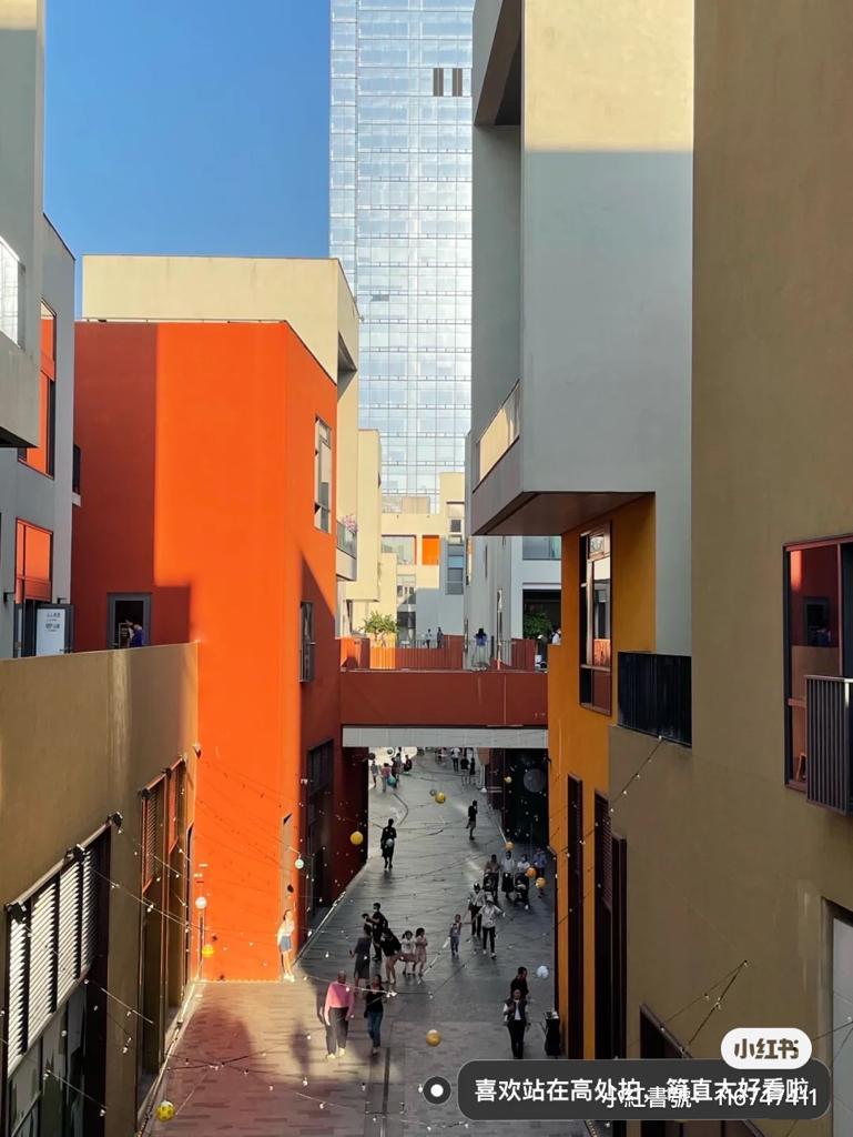 深業上城以橙色及白色為主色,非常打卡able。(圖片來源: 小紅書)