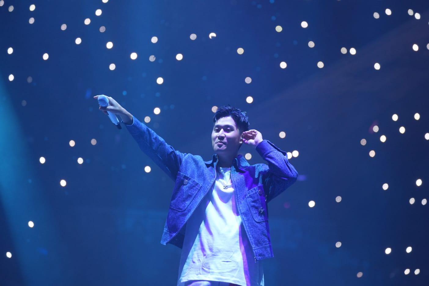 周興哲演唱會有不少全場大合唱場面。(陳奕釗攝)