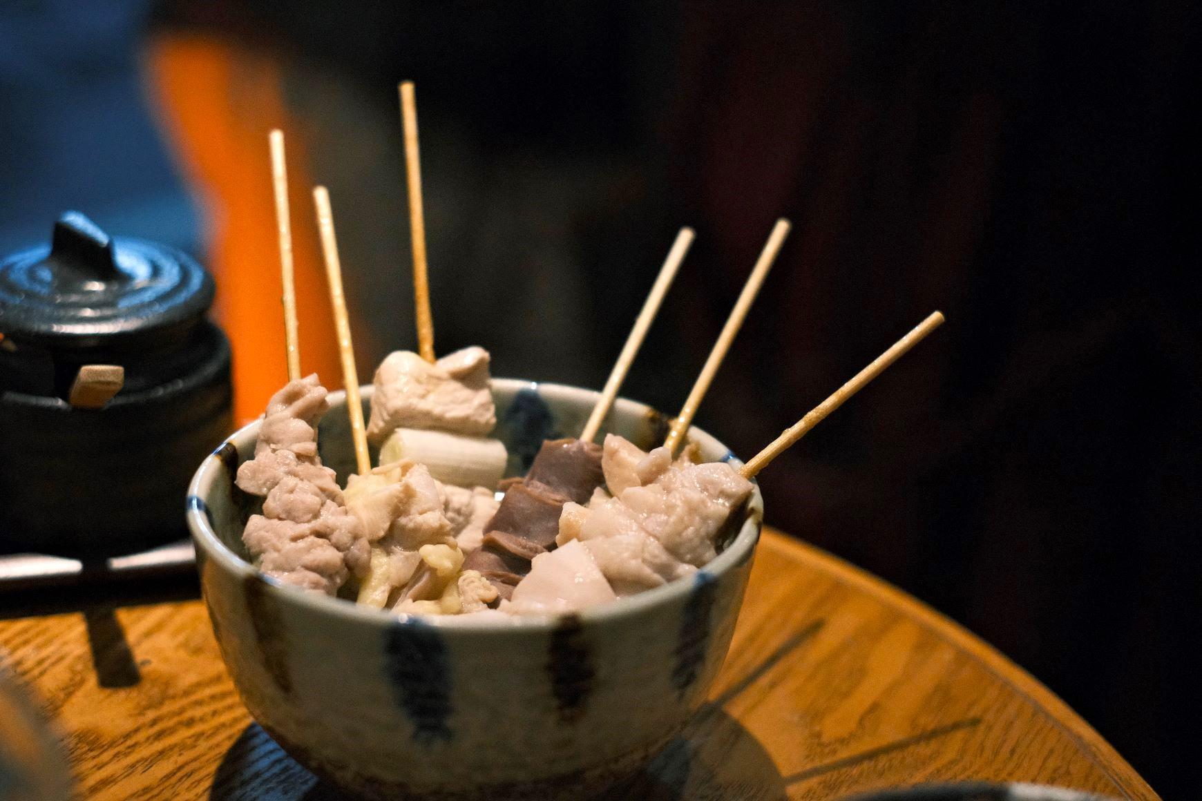 除了傳統關東煮,餐牌上也賣串燒,同樣用雞湯浸煮