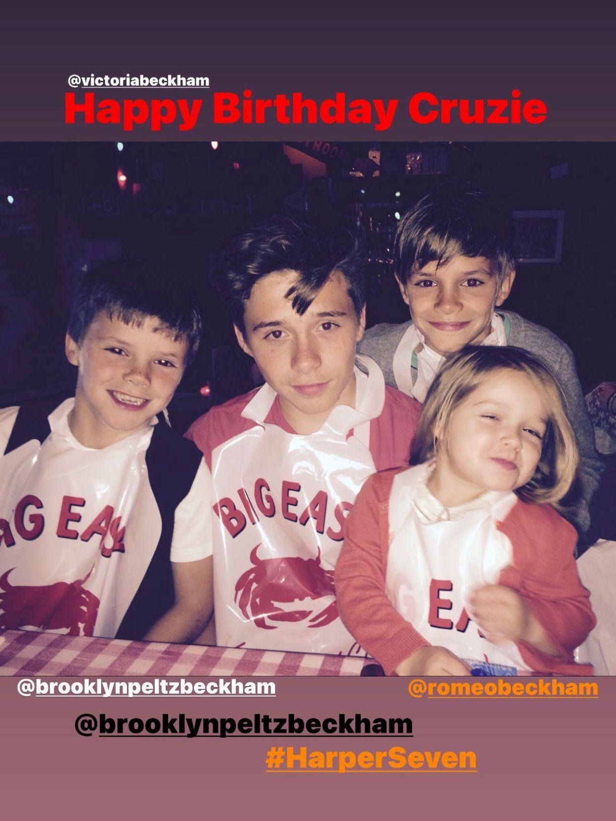 廿四孝老竇碧咸還貼出四個仔女的童年照。