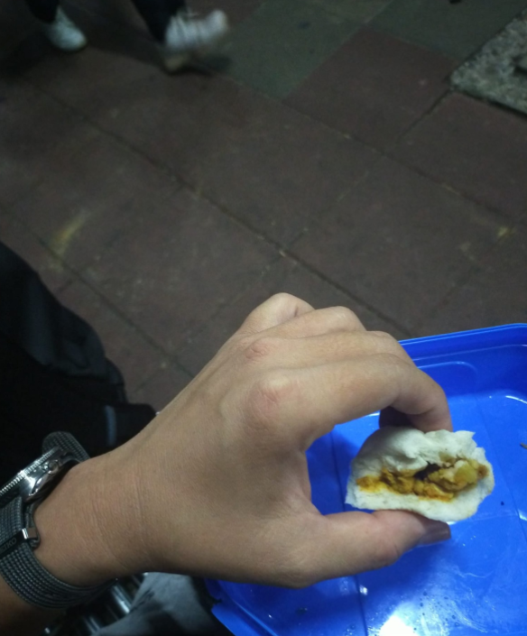 女兒做的愛心咖喱包。(互聯網)