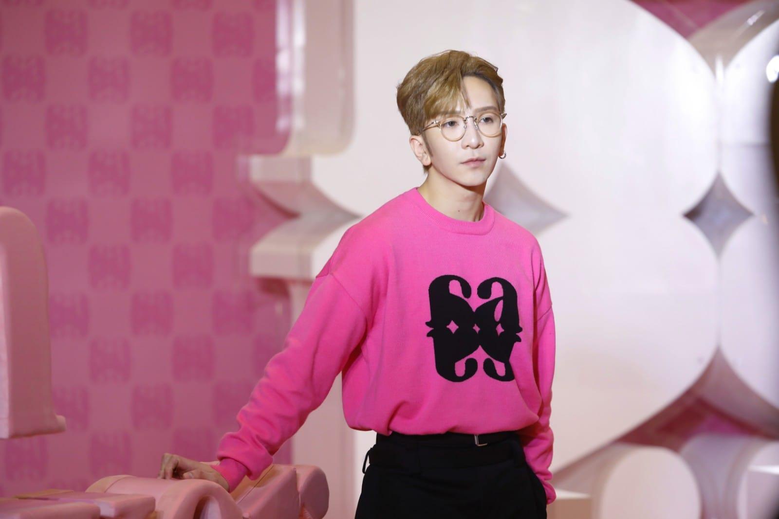 Anson Lo情人節現身尖沙咀,宣傳剛面世的個人品牌ALLOVER。(林俊源攝)