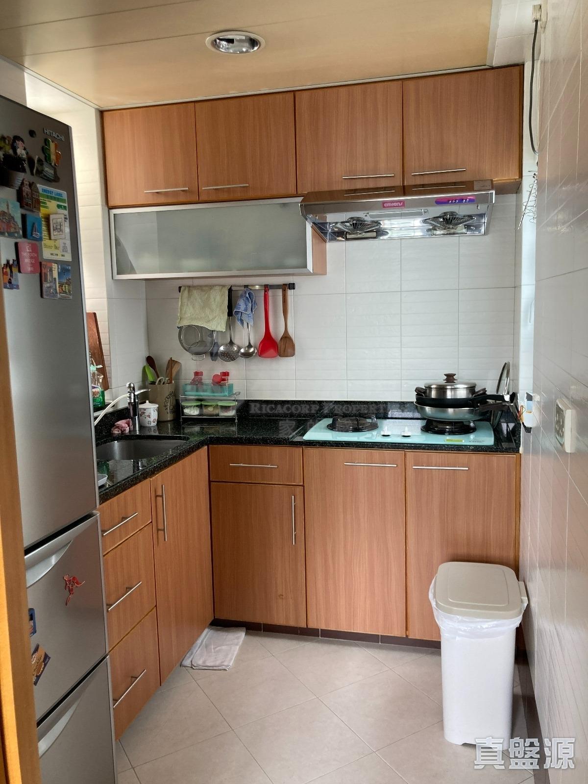 廚房光猛通爽,配套亦算新淨。(代理提供)
