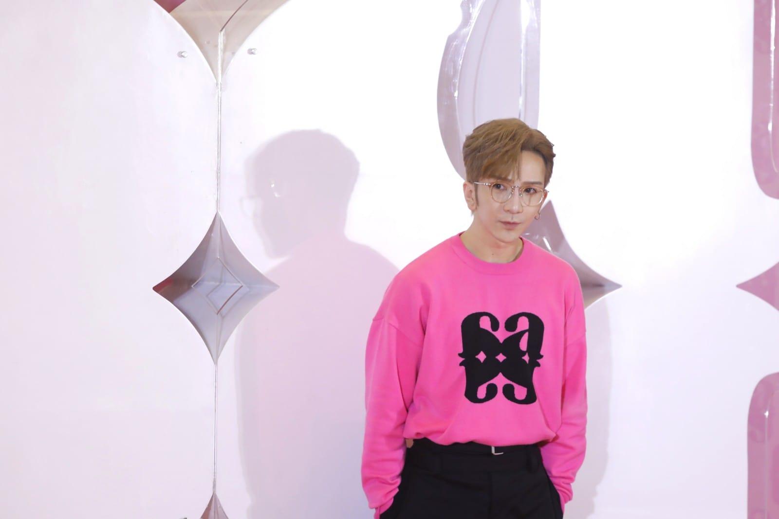 Anson Lo情人節現身尖沙咀,宣傳剛面世的個人品牌ALLOVER。(林俊源攝)