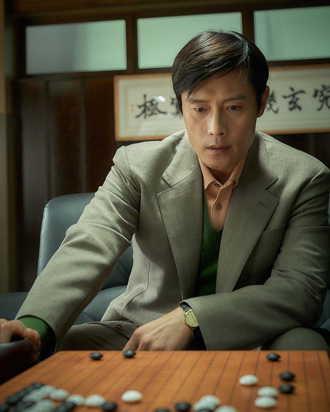 劉亞仁夥拍李炳憲的電影《終極對弈》早已拍攝完畢。