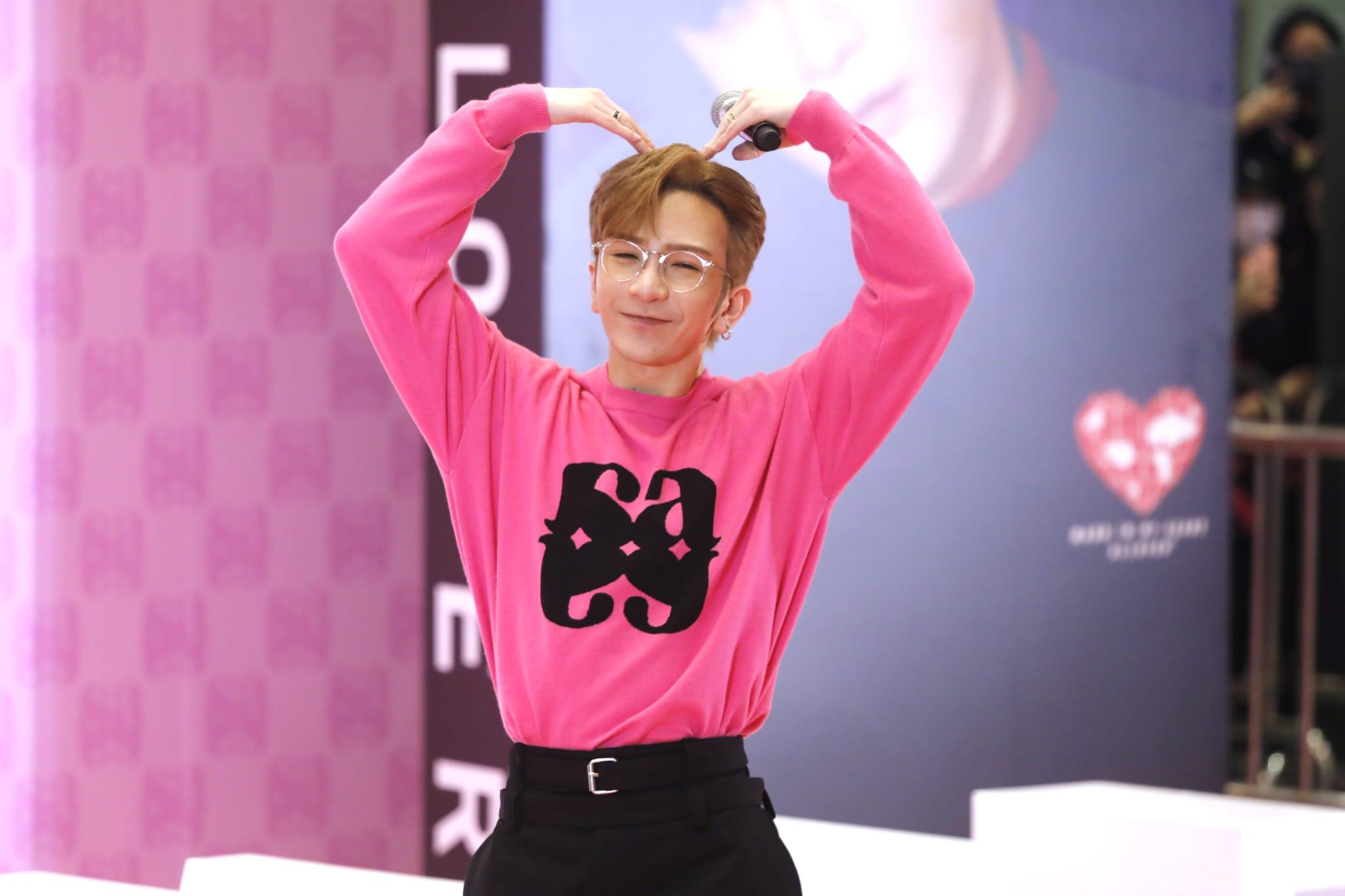 Anson Lo情人節現身尖沙咀,宣傳剛面世的個人品牌ALLOVER。(林俊源攝)