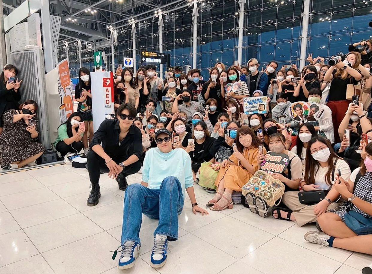 Nanon和Ohm今早亦合體,出發到越南開騷。